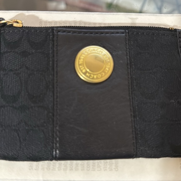 Coach Coin Purse Great Condition 40840 - Picture 2 of 6